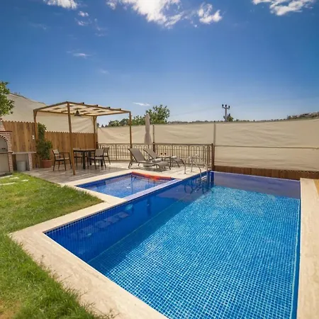 Villa Azra *